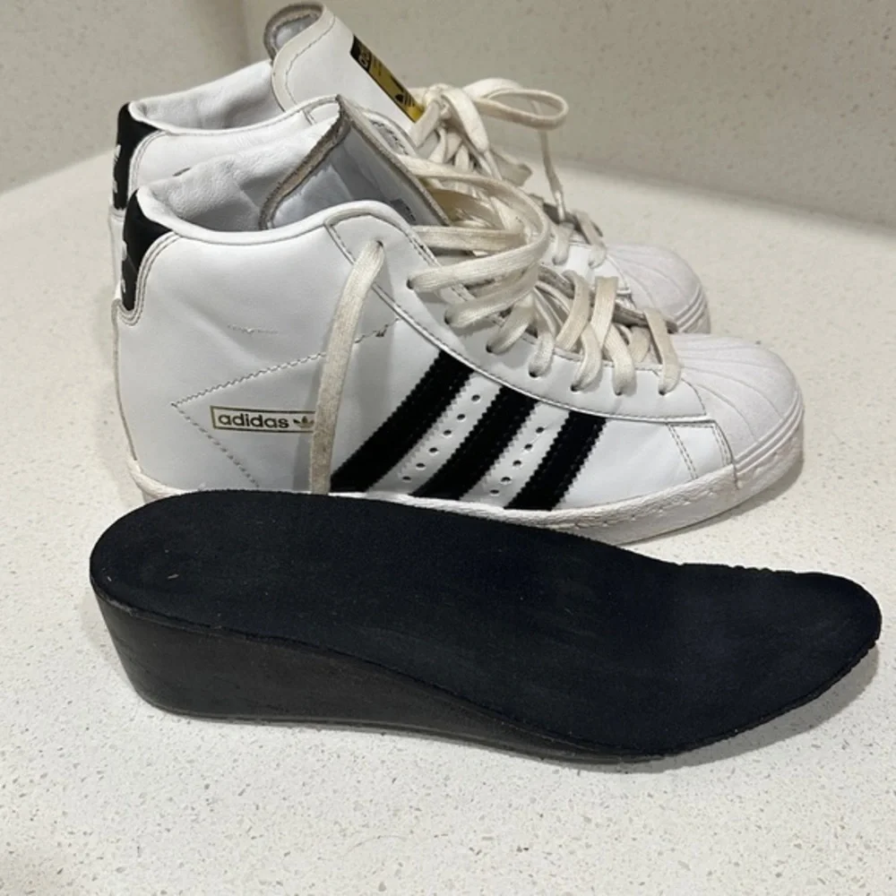 adidas la marque aux 3‎ bandes
